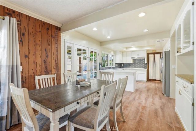 19122 Weston, Tarzana, CA 91356