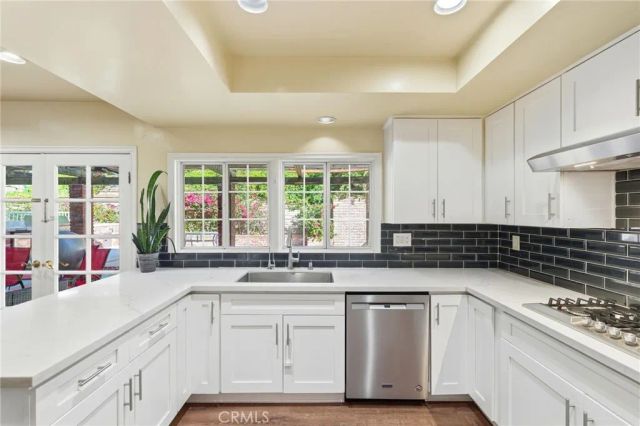 19122 Weston, Tarzana, CA 91356