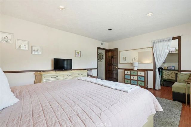 19122 Weston, Tarzana, CA 91356