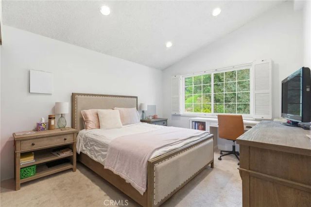 19122 Weston, Tarzana, CA 91356