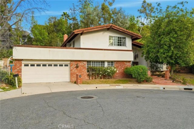 19122 Weston, Tarzana, CA 91356