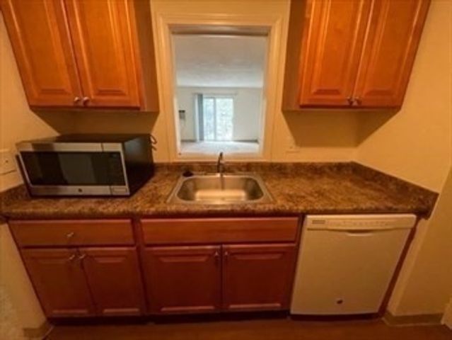 65 Greentree Lane 47, Weymouth, MA 02190