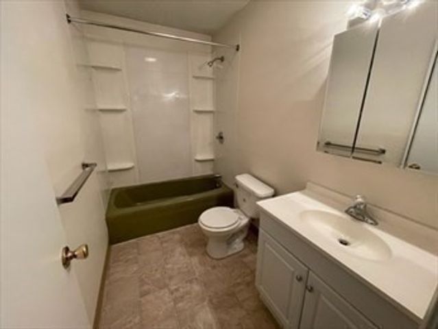 65 Greentree Lane 47, Weymouth, MA 02190