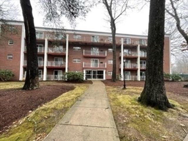 65 Greentree Lane 47, Weymouth, MA 02190