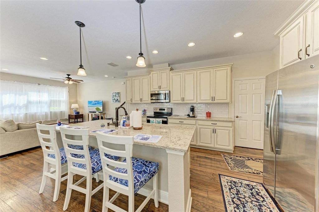 Image 11 of property listing at 7844 52ND TERRACE E, Bradenton, FL 34203