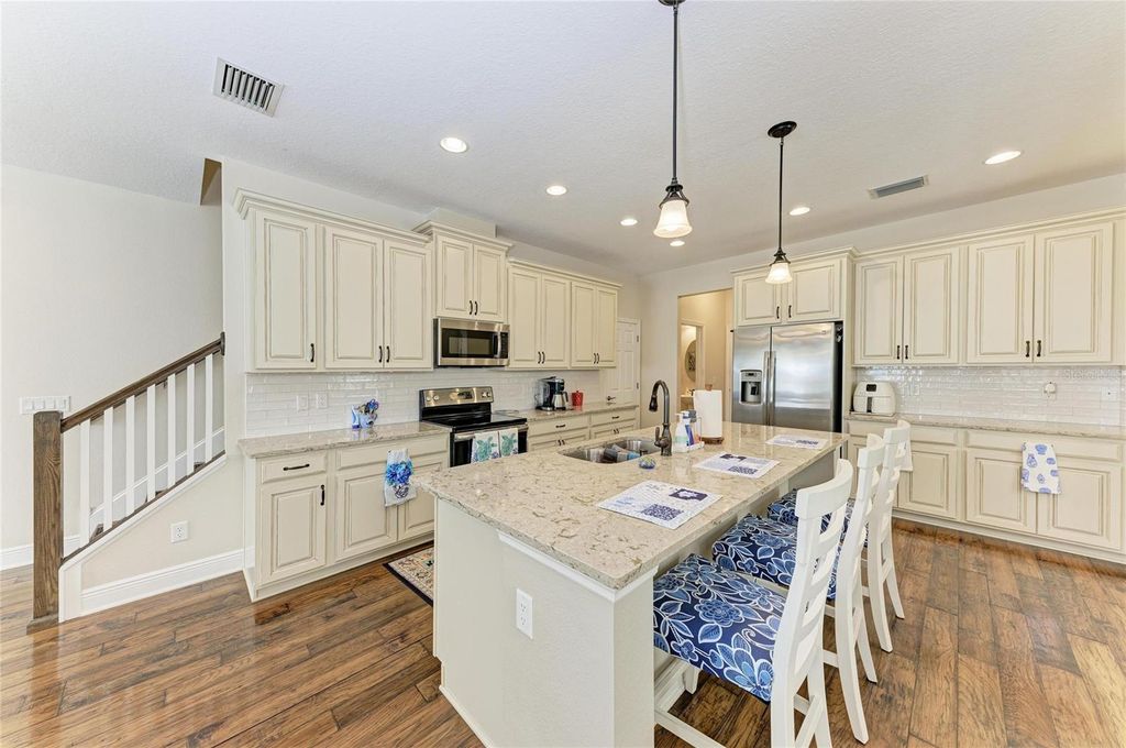 Image 12 of property listing at 7844 52ND TERRACE E, Bradenton, FL 34203