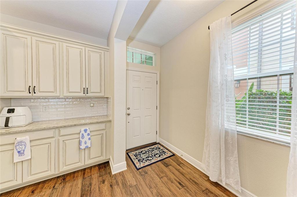 Image 5 of property listing at 7844 52ND TERRACE E, Bradenton, FL 34203