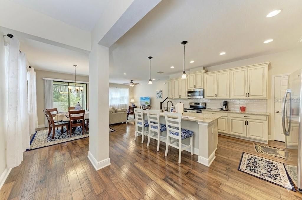 Image 6 of property listing at 7844 52ND TERRACE E, Bradenton, FL 34203