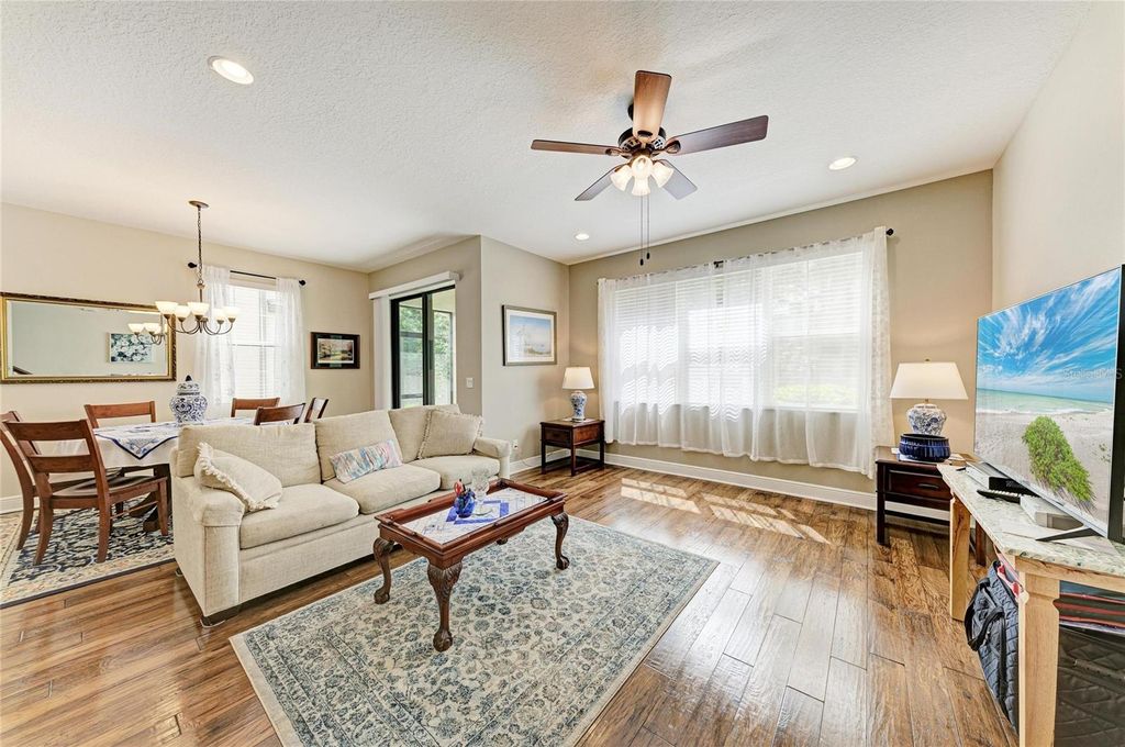 Image 8 of property listing at 7844 52ND TERRACE E, Bradenton, FL 34203