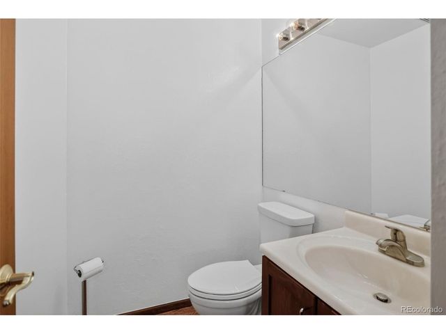 8864 S Indian Creek St, Highlands Ranch, CO 80126