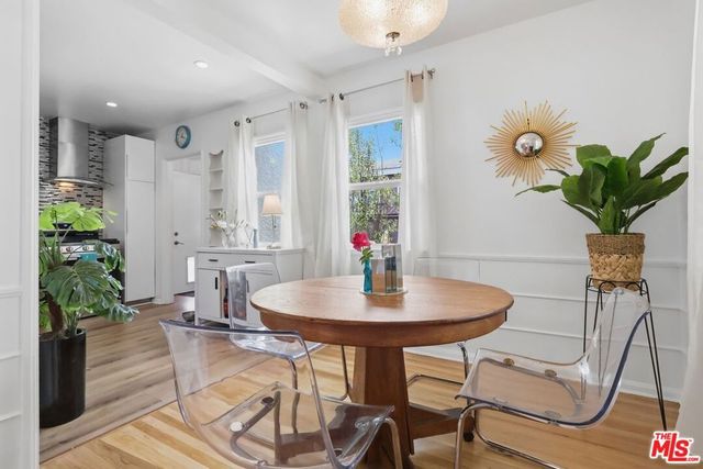 7870 Truxton Avenue, Los Angeles, CA 90045