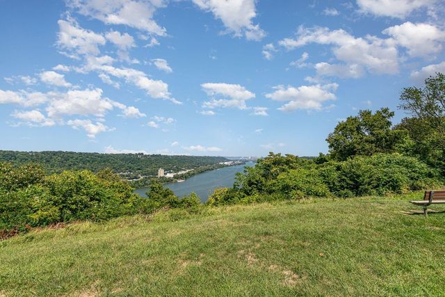 2826 Paddock Lane, Villa Hills, KY 41017