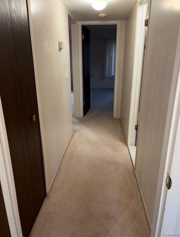 1867 Meadow Dale Court, Rochester Hills, MI 48309