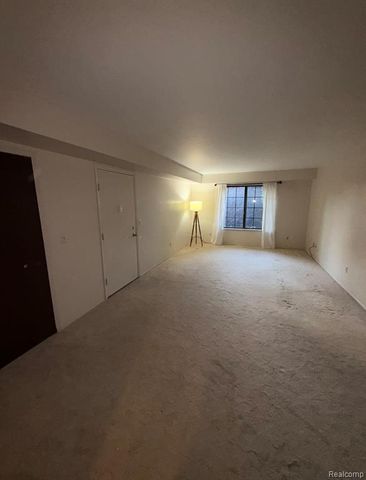1867 Meadow Dale Court, Rochester Hills, MI 48309