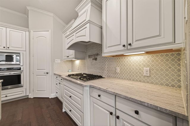 25303 Angelwood Springs Lane, Tomball, TX 77375