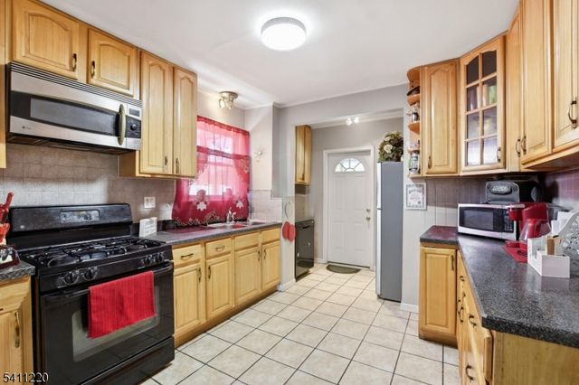 64 Fernwood Rd, Maplewood Twp., NJ 07040