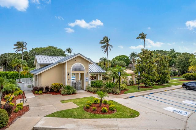 2302 Chadwick Court, Boynton Beach, FL 33436