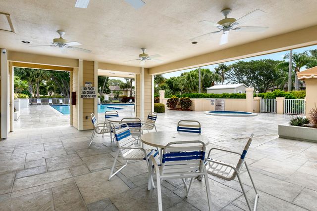 2302 Chadwick Court, Boynton Beach, FL 33436