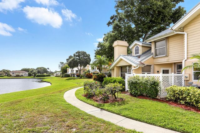 2302 Chadwick Court, Boynton Beach, FL 33436