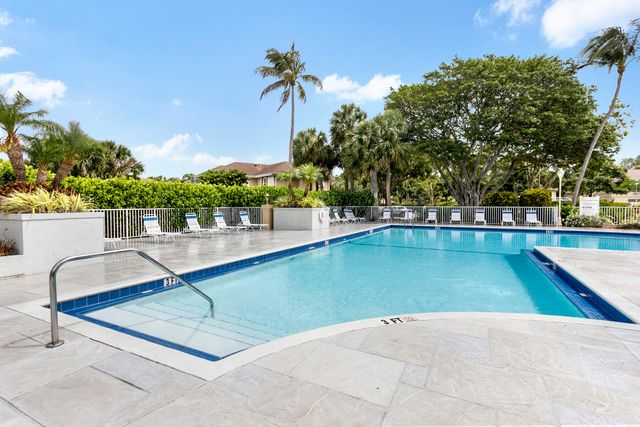 2302 Chadwick Court, Boynton Beach, FL 33436