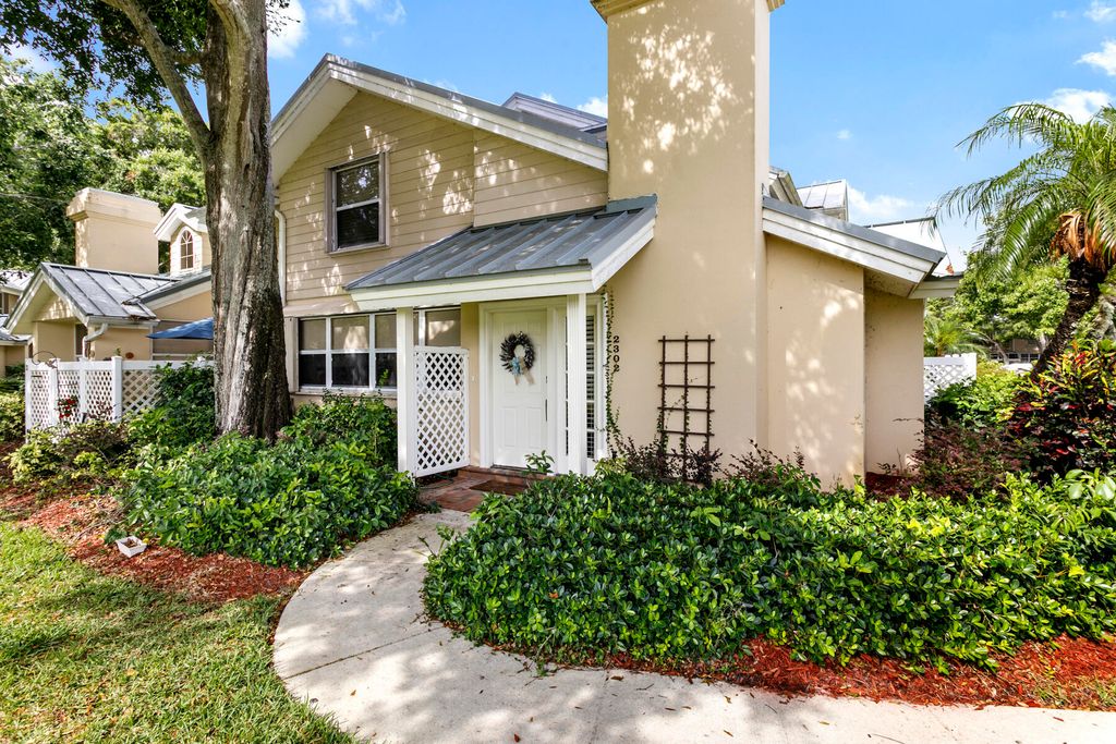 2302 Chadwick Court, Boynton Beach, FL 33436