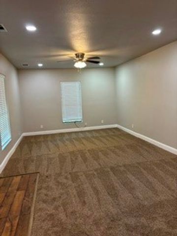 115 W Spruce Street, Whitewright, TX 75491