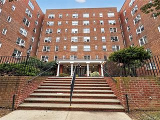 105-24 63rd Drive 4L, Forest Hills, NY 11375