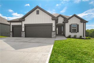 625 E 13th Street, Kearney, MO 64060