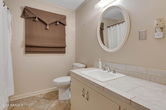 614 Loreauville Road, New Iberia, LA 70563