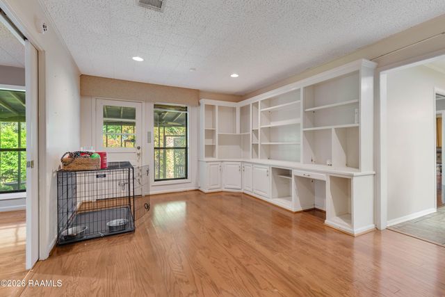 614 Loreauville Road, New Iberia, LA 70563