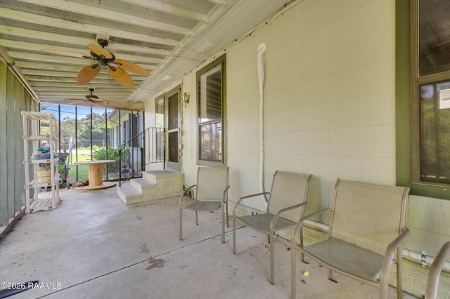 614 Loreauville Road, New Iberia, LA 70563
