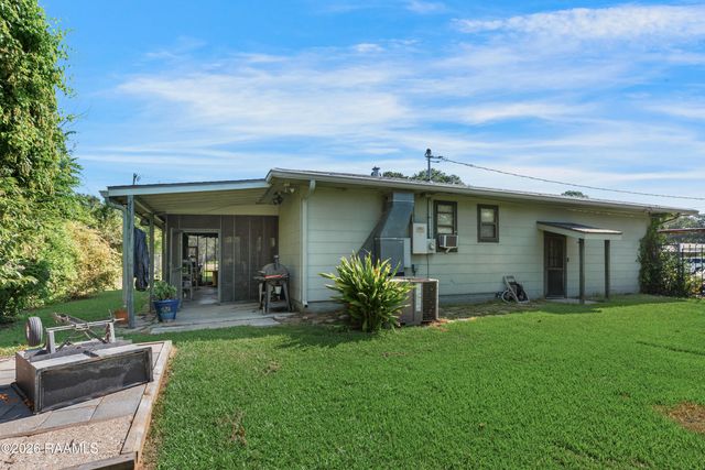 614 Loreauville Road, New Iberia, LA 70563