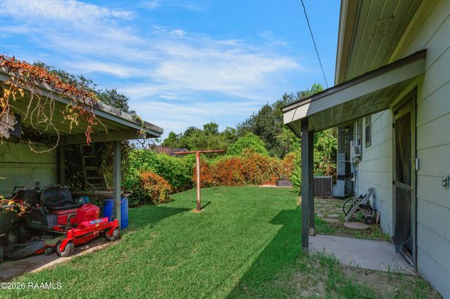 614 Loreauville Road, New Iberia, LA 70563