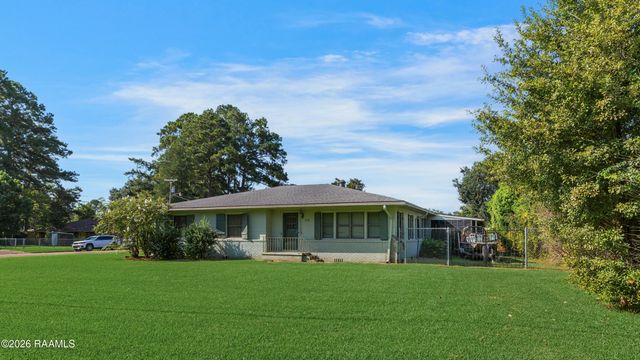 614 Loreauville Road, New Iberia, LA 70563