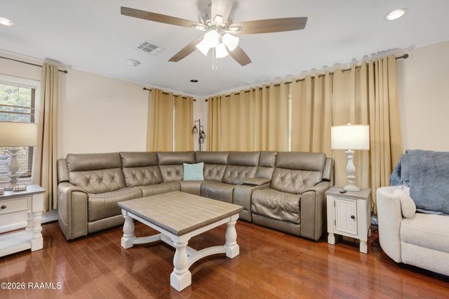 614 Loreauville Road, New Iberia, LA 70563