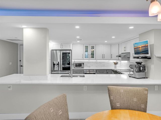 1150 Hillsboro Mile 302, Hillsboro Beach, FL 33062