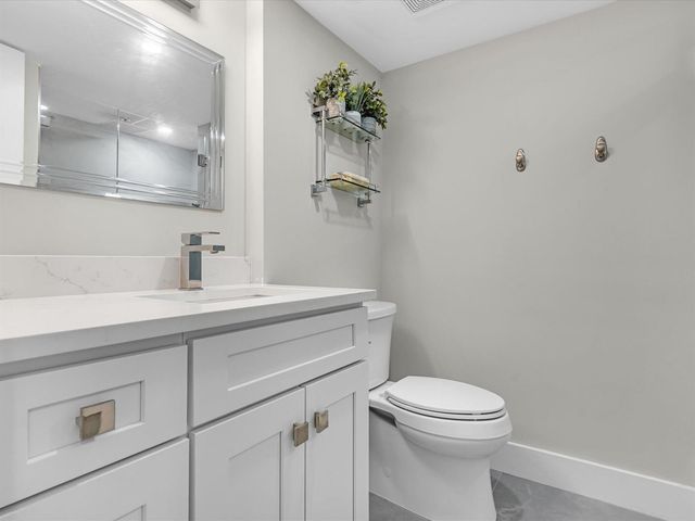 1150 Hillsboro Mile 302, Hillsboro Beach, FL 33062