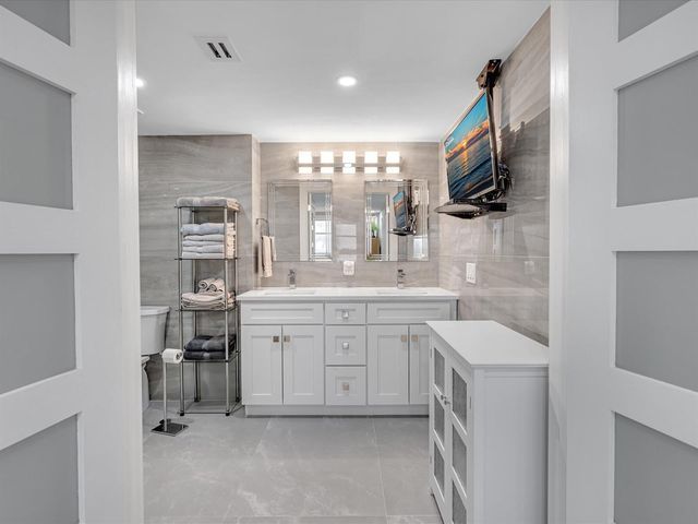 1150 Hillsboro Mile 302, Hillsboro Beach, FL 33062