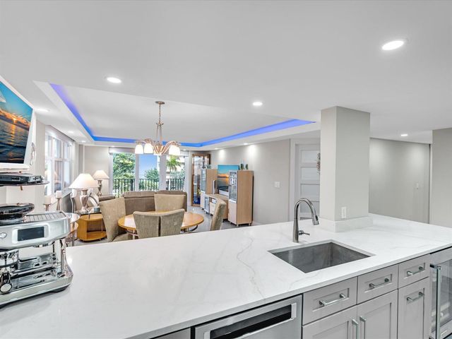 1150 Hillsboro Mile 302, Hillsboro Beach, FL 33062
