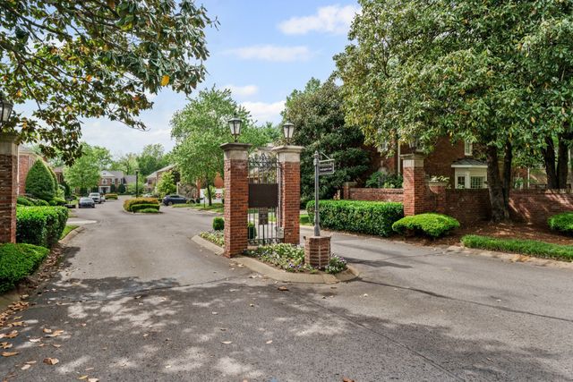 3600 Bowlingate Ln, Nashville, TN 37215