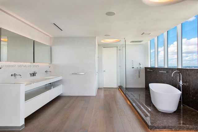 2020 N Bayshore Dr PH4502, Miami, FL 33137