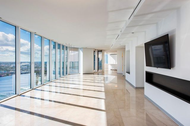 2020 N Bayshore Dr PH4502, Miami, FL 33137