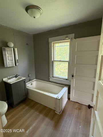 706 E Kibby Street, Lima, OH 45804