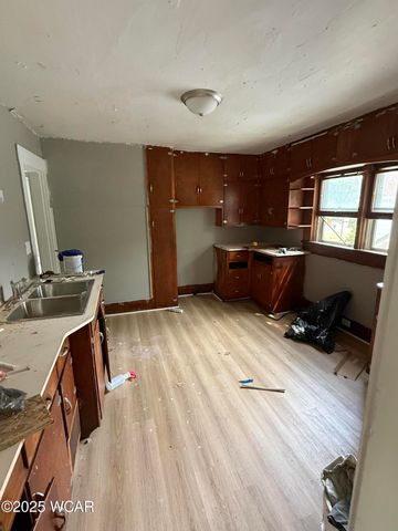 706 E Kibby Street, Lima, OH 45804