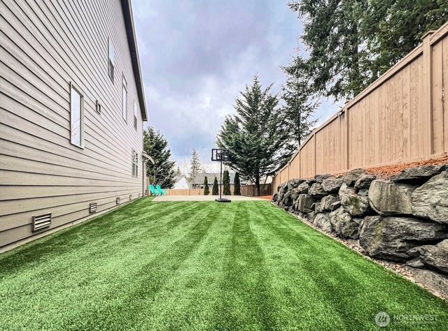 34614 SE Curtis Drive, Snoqualmie, WA 98065