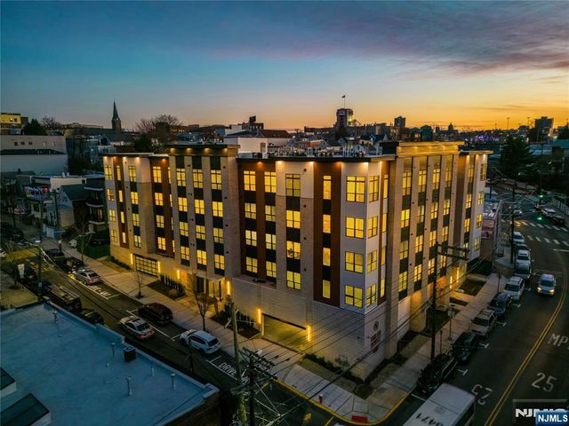 649 38th Street 502, Union City, NJ 07087