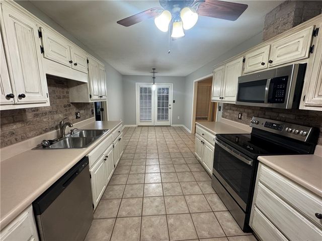 310 N Sawmill Road, Searcy, AR 72143