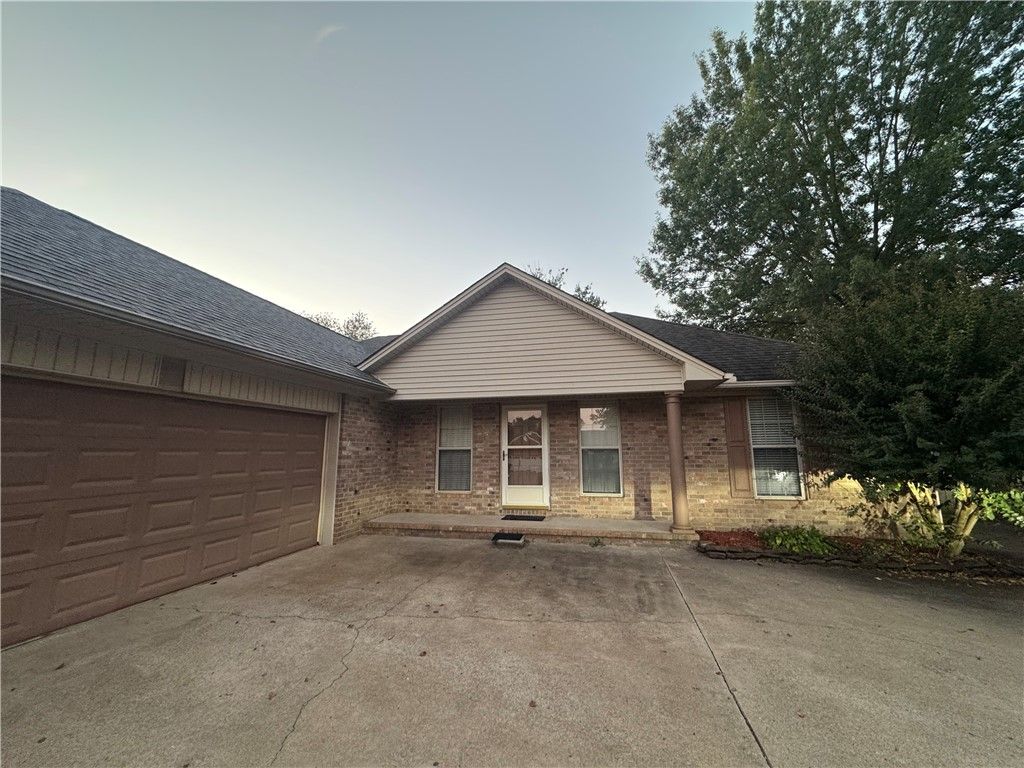 310 N Sawmill Road, Searcy, AR 72143