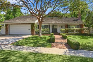 1844 Newport Hills E, Newport Beach, CA 92660