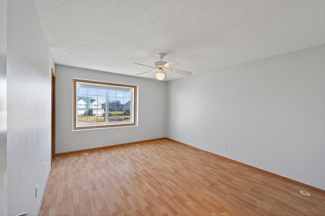 15687 Finewood Court, Apple Valley, MN 55124